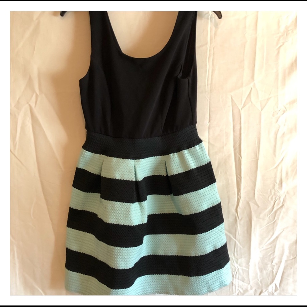 Black And Mint Mini Dress 👗